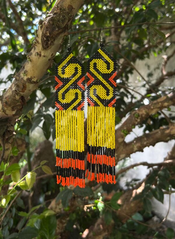 BRINCO YUDJÁ -  GRAFISMO TRADICIONAL CABO DE TESOURA